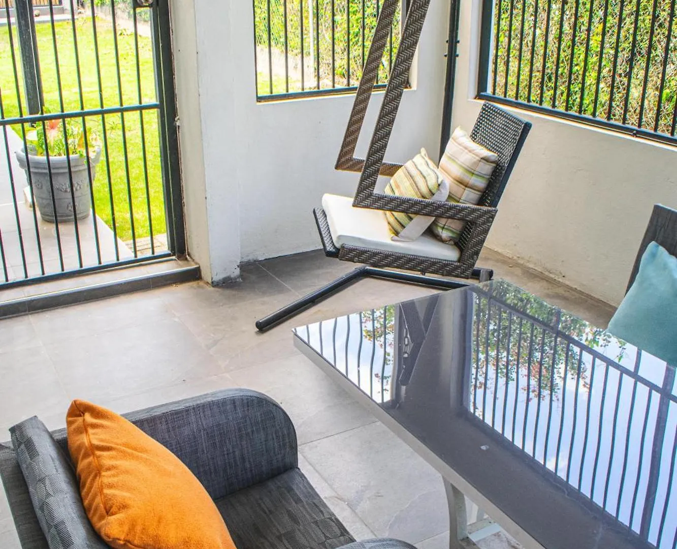 Orchid Home - Charming 2-Bedroom House With Wifi And Ac In Kingston 6 Jamaica